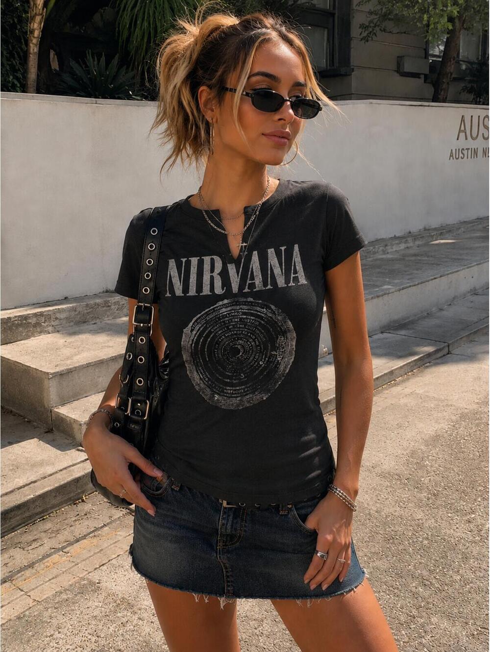 Nirvana Band Graphic T Shirt Women’s Small Black Grunge Rock Tee